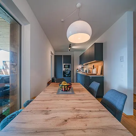 Kitzbueheler Alpenlodge A8 *